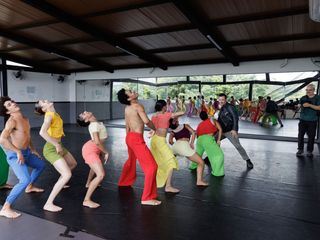 Dance Around the World mit Eric Gauthier