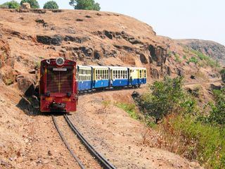 Auf schmaler Spur durch Indien