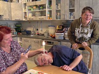 Hartz und herzlich - Tag fuer Tag Benz-Baracken