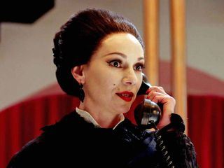 Das blutrote Kleid Das blutrote Kleid