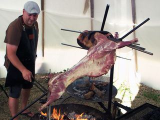 Asado - Feuer Fleisch und Natur. Archaisch Grillen im Muehlviertel