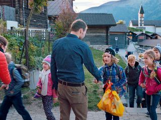 Bratsch - Ein Dorf macht Schule