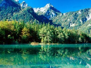 Alpenseen - Stille Schoenheit am Ursprung des Wassers