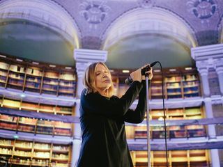 Beth Gibbons in der franzoesischen Nationalbibliothek
