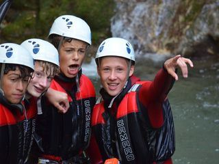 Die Jungs-WG: Sommer. Sonne. Elternfrei.