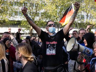 Jung, militant, national - Die Neuen Rechten