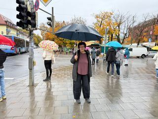 Abhaengig, abgehaengt: Frauen und Geld