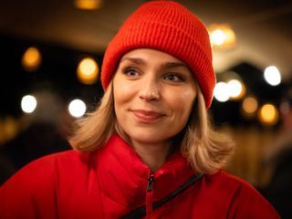 Single Bells - Only Losers for Annie?