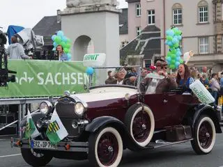 Der Festumzug zum Tag der Sachsen 2025 - aus Sebnitz