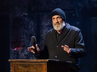 Till Reiners Happy Hour