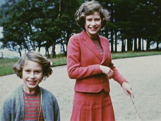 Universum History Universum History