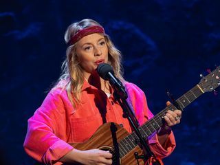 Till Reiners Happy Hour