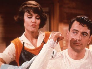 Ein Goldfisch an der Leine