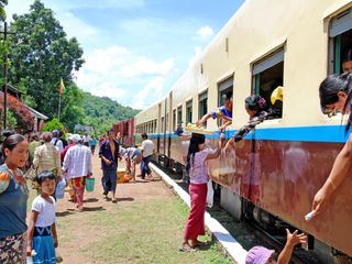 Myanmar - Per Zug durch die Zeit