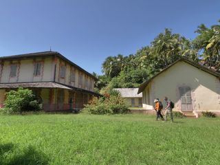 Kourou: Palmen, Raketen, Gefaengnisinseln