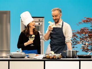 Boehmi brutzelt mit Iris Berben