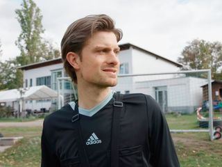 7 Tage... unter Schiris