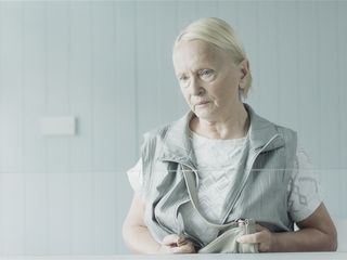 Die Frau auf dem Dach