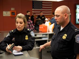 Flughafen New York - Kampf den Schmugglern