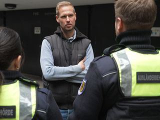 Von Ankunft bis Abschiebung - Inside Auslaenderbehoerde