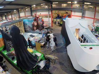 Ganz Koeln steht kopf - Mega-Event Rosenmontagszug