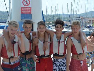 Die Jungs-WG: Sommer. Sonne. Elternfrei.