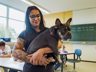 Lehrerin mit Herz und Hoffnung