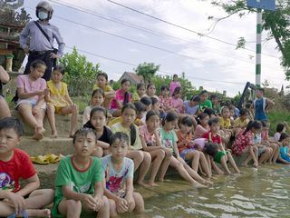 Vietnam - Schwimmen um zu ueberleben