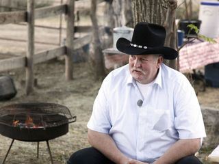 Der XXL-Ostfriese - Unterwegs mit Knochenbrecher Tamme Hanken Der XXL-Ostfriese - Unterwegs mit Knochenbrecher Tamme Hanken