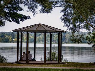 Unterwegs um den Scharmuetzelsee