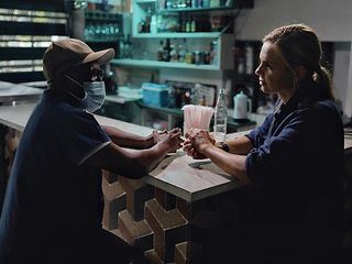 Schwarzmaerkte hautnah mit Mariana van Zeller