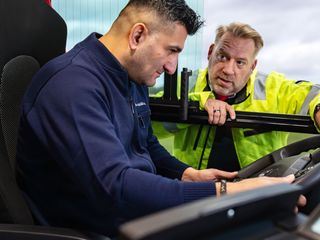 Das fahrende Klassenzimmer - Neuer Job Busfahrer