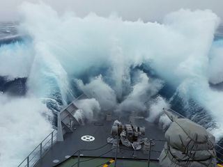 Schrecken der Meere - Das Raetsel der Monsterwellen