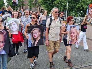 Re: Hollands Frauen schlagen zurueck Re: Hollands Frauen schlagen zurueck