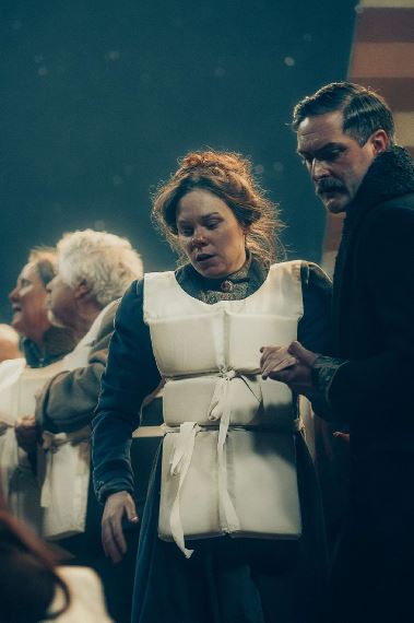 Vaerldens historia: Titanic timme foer timme