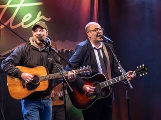 Hannes Ringlstetter mit Freunden - Live auf der Buehne!