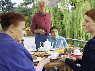 In aller Freundschaft