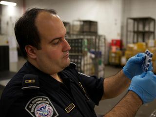 Flughafen New York - Kampf den Schmugglern