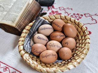 Feiern mit Osterbrot und Festtagsbraten - Braeuche und Kulinarik rund ums Osterfest