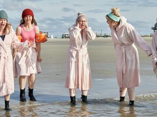 Fast perfekte Frauen Fast perfekte Frauen