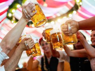 Braucht unsere Gesellschaft Alkohol? Braucht unsere Gesellschaft Alkohol?