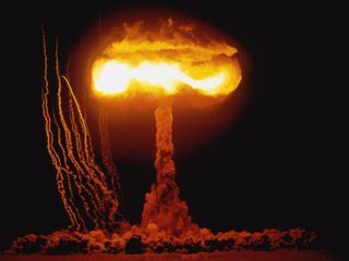Das Atomzeitalter - Hoellenfeuer und Hoffnung