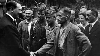 Vaerldens historia: Adolf