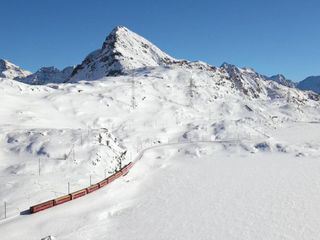 Winterwunderland Schweiz per Bahn