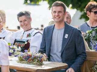 Festumzug live vom 32. Eidgenoessischen Jodlerfest 2026 Basel