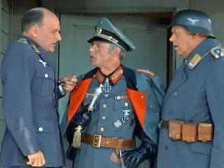 Ein Kaefig voller Helden