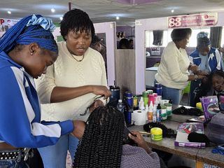 Simbabwe: Die magischen Haende von Harare