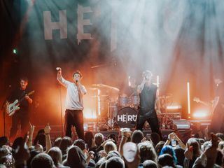 Teenstar Dilemma - Die Reise der Lochmann Zwillinge