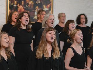 UNBUBBLE So denkt ein Frauenchor ueber Fotzen-Feminismus