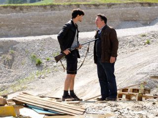 Der Metzger und der Tote im Haifischbecken